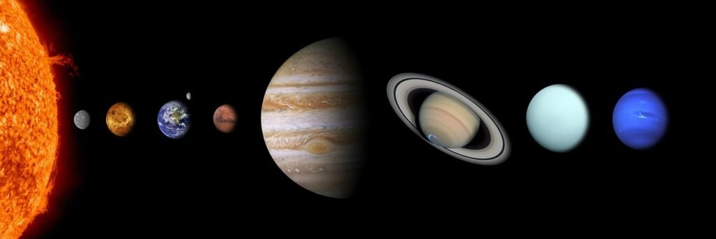51581 via Pixabay, https://pixabay.com/photos/solar-system-sun-mercury-venus-439046/